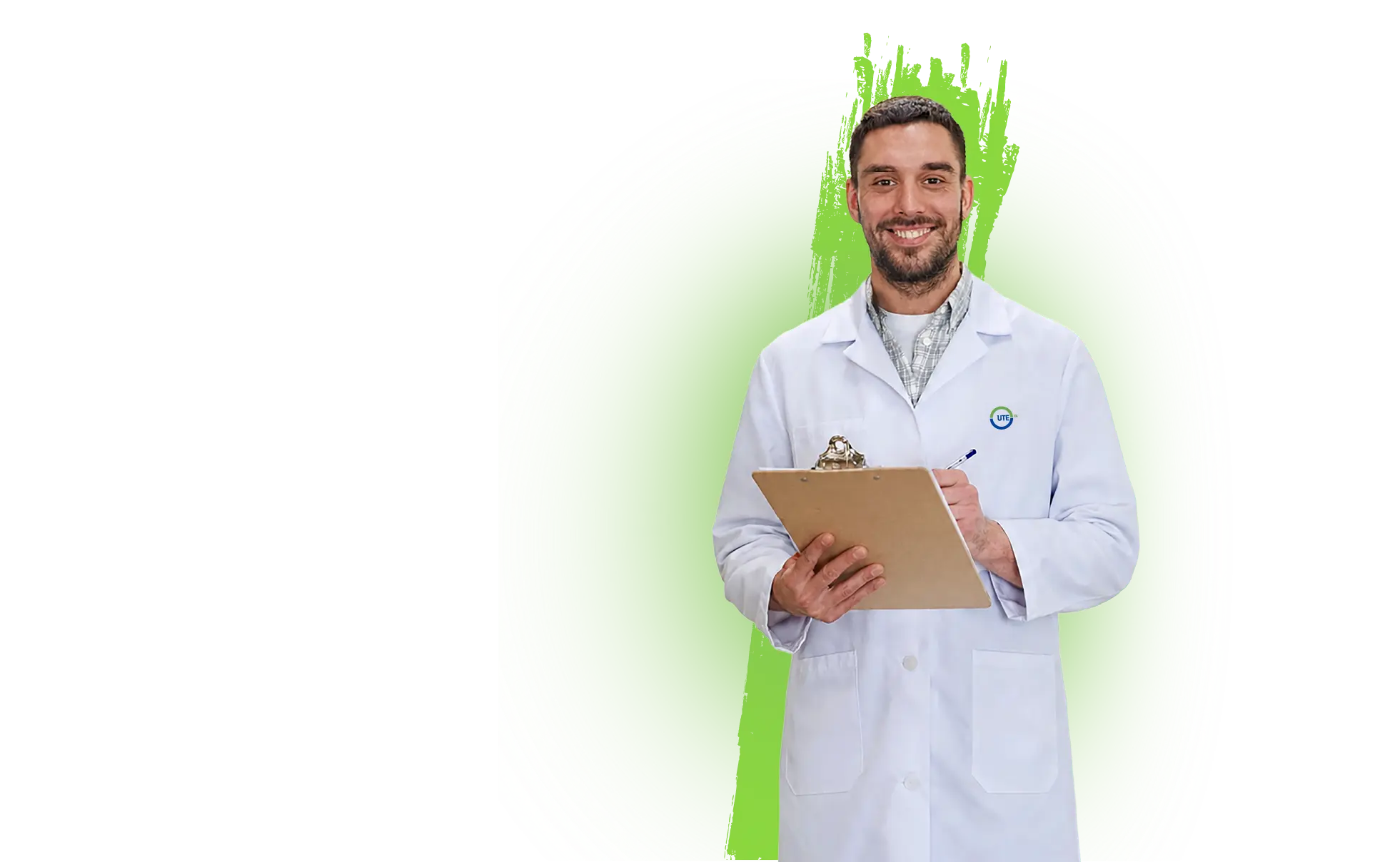 Médico veterinario evaluando procesos productivos en la Maestría en Producción Animal de la Universidad UTE.